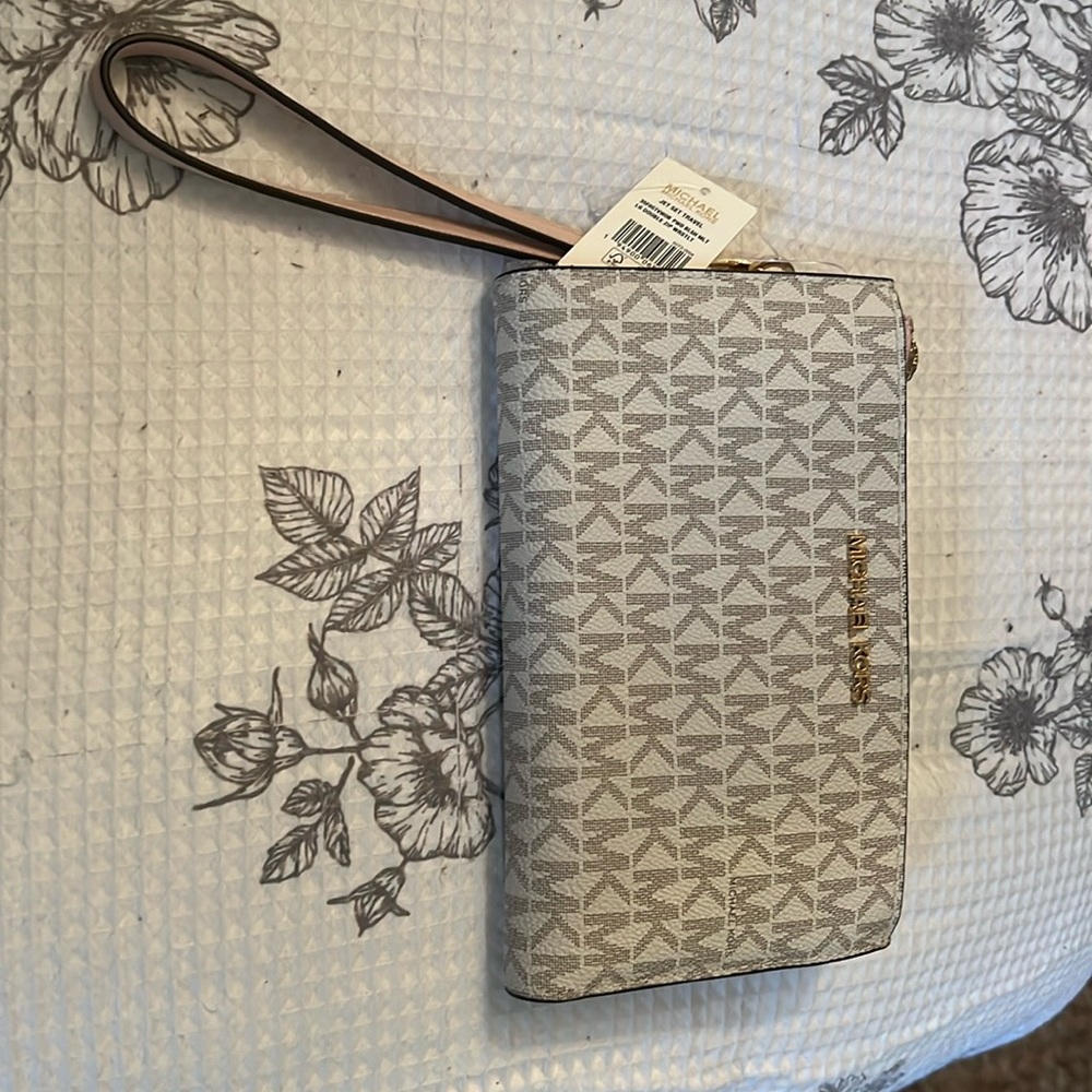 Michael Kors Double Zip
Wallet Wristlet